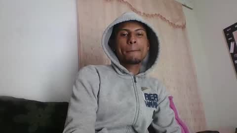 Snapshot of sexyleon69 chatting on 02.24.26 Sexy leon online show from 02.24.26