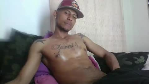 Snapshot of sexyleon69 chatting on 02.25.26 Sexy leon online show from 02.25.26