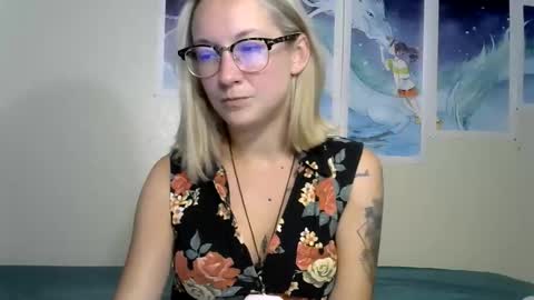 Snapshot of sexylexie93 chatting on 10.21.25 sexylexie93 online show from 10.21.25