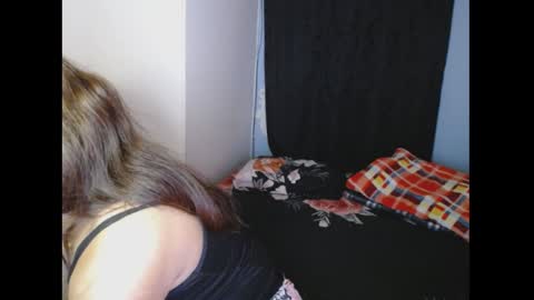 Snapshot of sexyloba_ chatting on 01.01.25 sexyloba independent model online show from 01.01.25