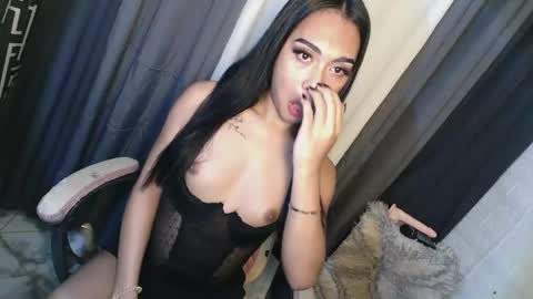 Snapshot of sexylovesappira chatting on 12.28.24 maxine online show from 12.28.24