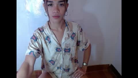 Snapshot of sexylunox chatting on 10.17.25 Lunox3 online show from 10.17.25