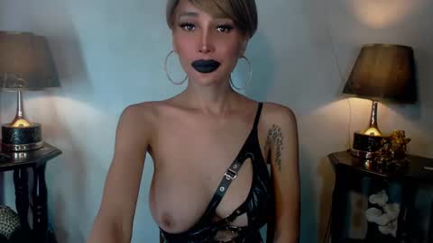 Queen Sofia online show from 05.23.26
