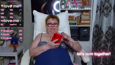 Snapshot of sexylynette4u chatting on 01.06.25 sexylynette4u online show from 01.06.25
