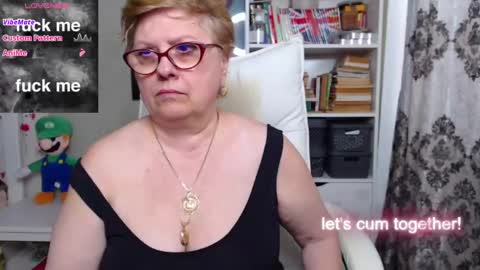 Snapshot of sexylynette4u chatting on 02.20.25 sexylynette4u online show from 02.20.25