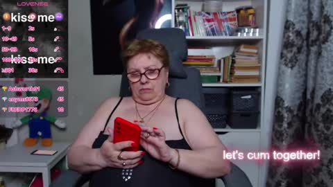 Snapshot of sexylynette4u chatting on 03.11.25 sexylynette4u online show from 03.11.25