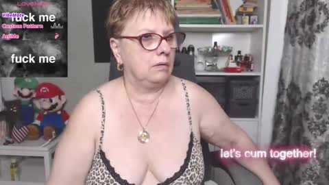 sexylynette4u online show from 11.25.25