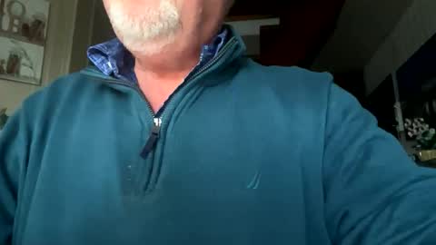 Snapshot of sexyman10091968 chatting on 10.21.25 SexyLuke online show from 10.21.25