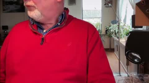 Snapshot of sexyman10091968 chatting on 10.25.25 SexyLuke online show from 10.25.25