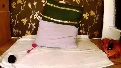 Squirty Maya Gold online show from 10.16.25