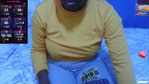 Snapshot of sexymompie chatting on 01.30.25 CANDY online show from 01.30.25