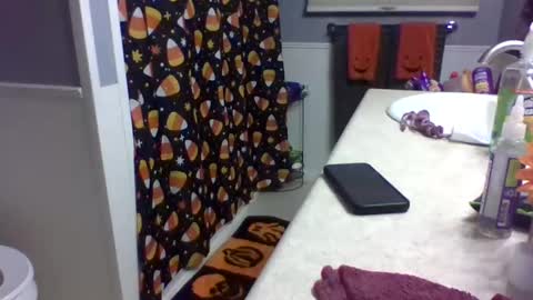 Snapshot of sexypluvin chatting on 10.14.25 sexypluvin online show from 10.14.25