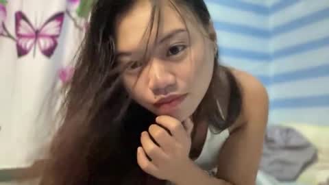 Snapshot of sexyreesebunny chatting on 12.05.25 Reese online show from 12.05.25