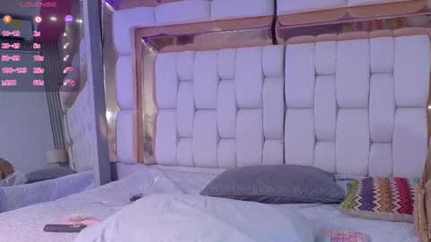 Snapshot of sexysister_ chatting on 09.22.25 Kendall online show from 09.22.25