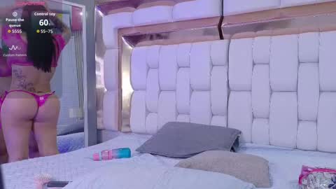 Snapshot of sexysister_ chatting on 09.30.25 Kendall online show from 09.30.25