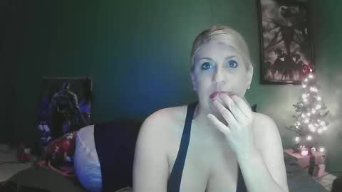 sexystripper69 online show from 12.17.24