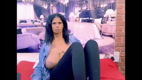 Snapshot of sexyva4u2luv chatting on 07.01.26 sexyva4u2luv online show from 07.01.26