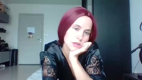 Snapshot of sexyviolettcat chatting on 04.25.26 Victory online show from 04.25.26