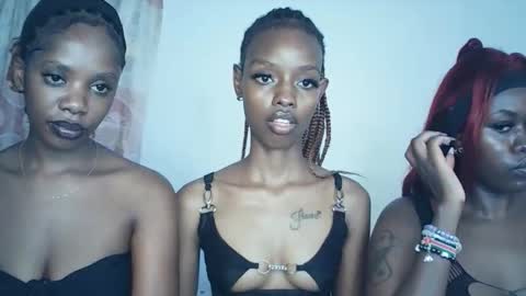 Snapshot of sexyzuriel chatting on 02.26.26 sexyzuriel online show from 02.26.26