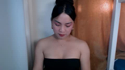 Snapshot of shadowseductress chatting on 02.25.26 shadowseductress online show from 02.25.26