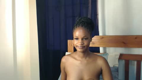 Snapshot of shakkiecam chatting on 09.25.25 Shaky online show from 09.25.25