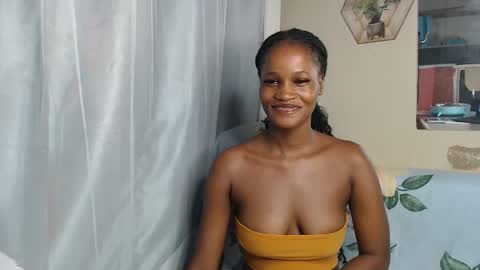 Snapshot of shakkiecam chatting on 10.03.25 Shaky online show from 10.03.25