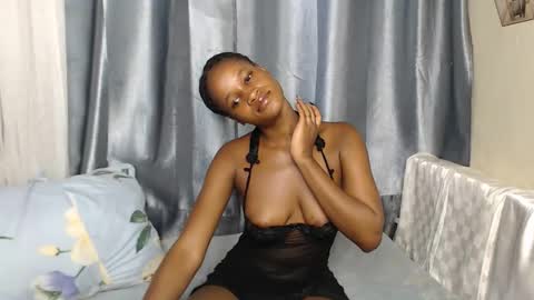 Snapshot of shakkiecam chatting on 10.17.25 Shaky online show from 10.17.25