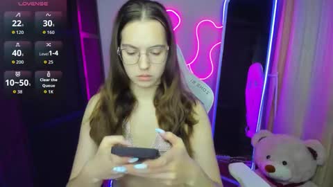 Vivian online show from 09.16.25