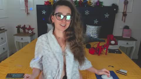 Snapshot of shana_power chatting on 12.09.24 Svetlana ...........help me get 100 reactions before the end of the year Thumb up if you like me I appreciate it and thank you online show from 12.09.24