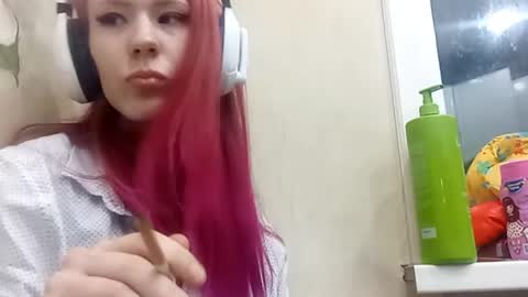 Snapshot of shandawilkenson chatting on 10.22.25 Lia online show from 10.22.25