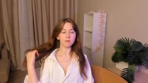 me name is Mia online show from 04.16.26