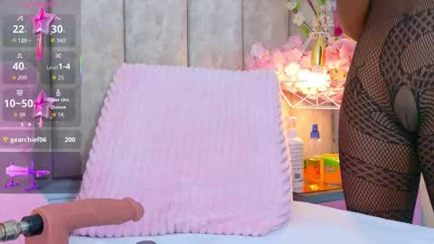 Shanel online show from 11.19.25