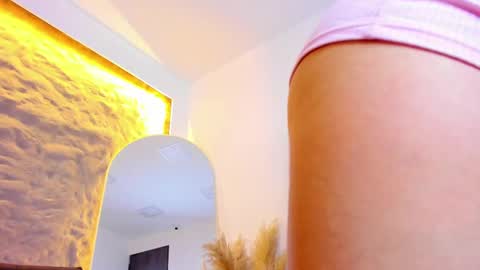 Snapshot of shanntal__ chatting on 01.31.25 Shanntal online show from 01.31.25