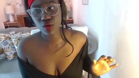 shanntall_tk online show from 02.24.25