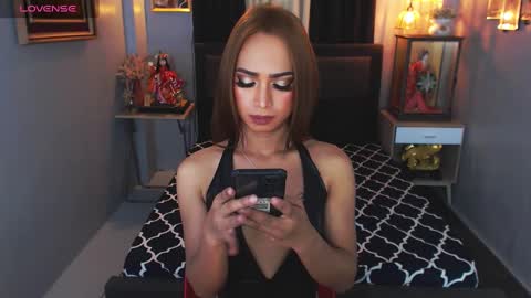 Snapshot of shantal_wildnaughty chatting on 01.17.25 SHANTAL online show from 01.17.25