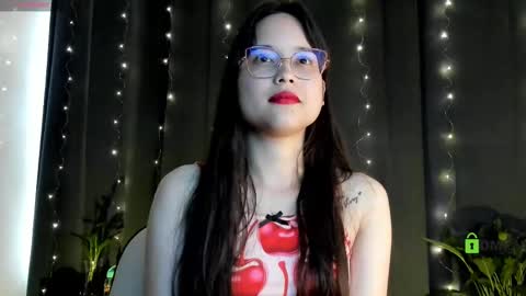 Snapshot of shantalcerezo chatting on 02.12.25 Cat-FOLLOWME and we talk IGshantal cerezo online show from 02.12.25