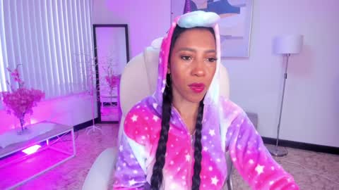 Shantall wills online show from 12.17.24