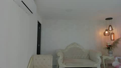 ShantallKnowles online show from 02.10.25