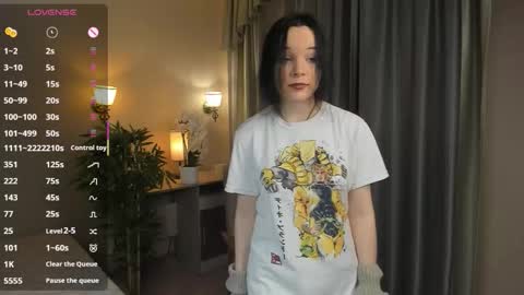 Snapshot of shantaytineo chatting on 10.22.25 Annie online show from 10.22.25