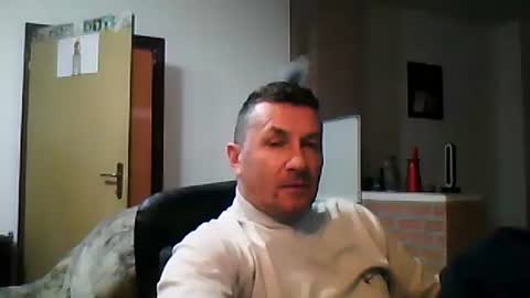 Snapshot of shaomy711 chatting on 01.06.25 excelo21 online show from 01.06.25