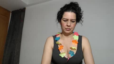 sharickleon11 online show from 10.17.25