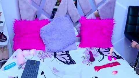 Snapshot of sharik_noa chatting on 10.04.25 sharik noa online show from 10.04.25