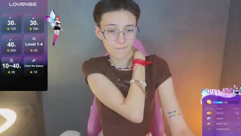 Snapshot of sharli_rose chatting on 12.11.24 Sharli online show from 12.11.24