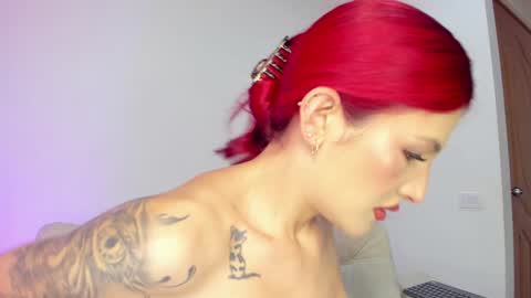 Hi fiends ---- I usually start online from Monday to Friday from 1000 am Saturdays and Sundays at 600 am Colombia time online show from 01.04.25