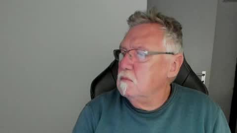 sharlots_pet online show from 04.19.26