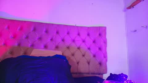 Snapshot of sharlott_kiss chatting on 12.28.24 Sharlott online show from 12.28.24