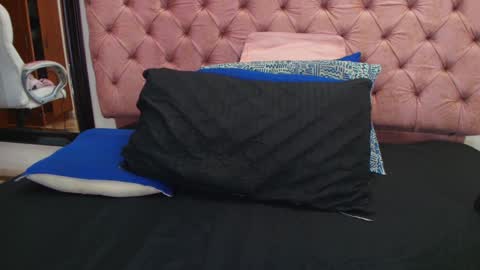 Snapshot of sharlott_kiss chatting on 01.21.25 Sharlott online show from 01.21.25