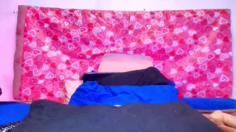 Snapshot of sharlott_kiss chatting on 02.14.25 Sharlott online show from 02.14.25