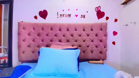 Snapshot of sharlott_kiss chatting on 02.25.25 Sharlott online show from 02.25.25