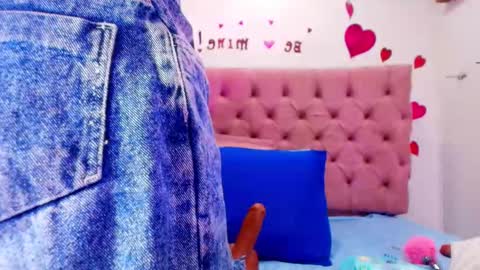 Snapshot of sharlott_kiss chatting on 03.12.25 Sharlott online show from 03.12.25